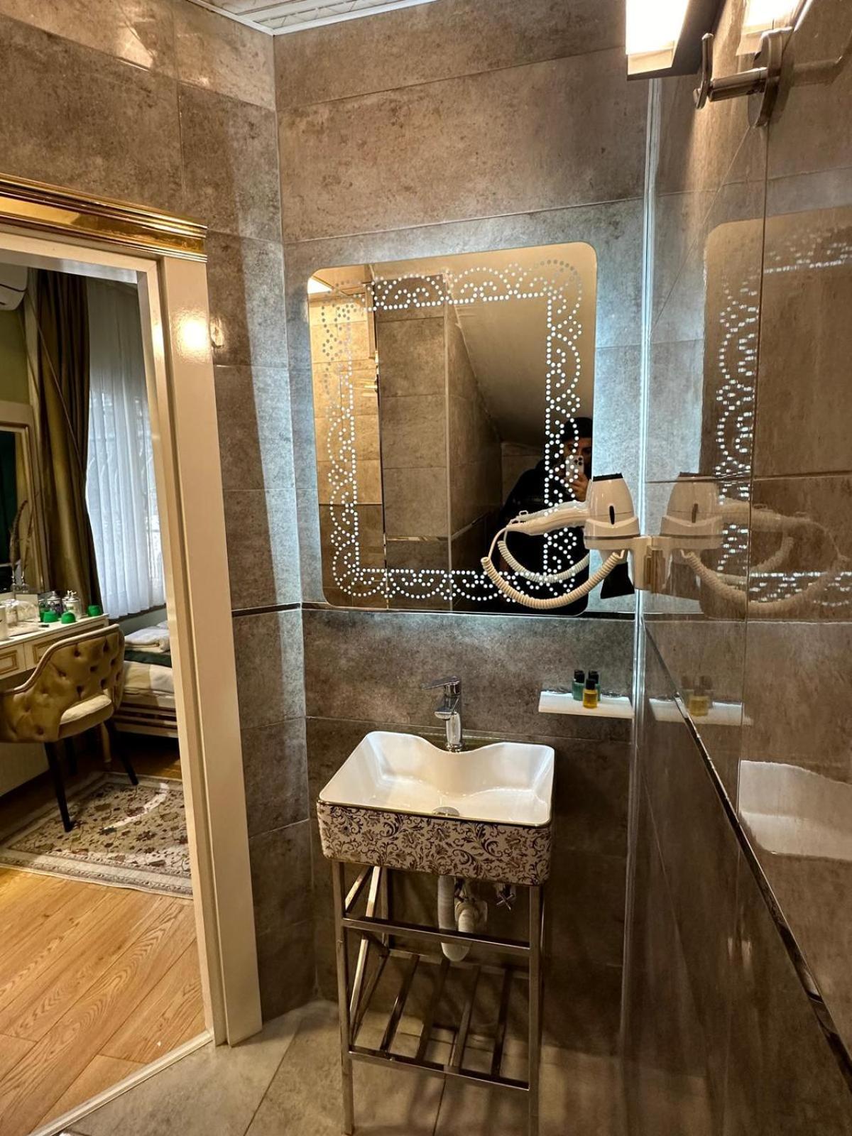Whitemoon Hotel Suites Taksim Istanbul Exterior photo