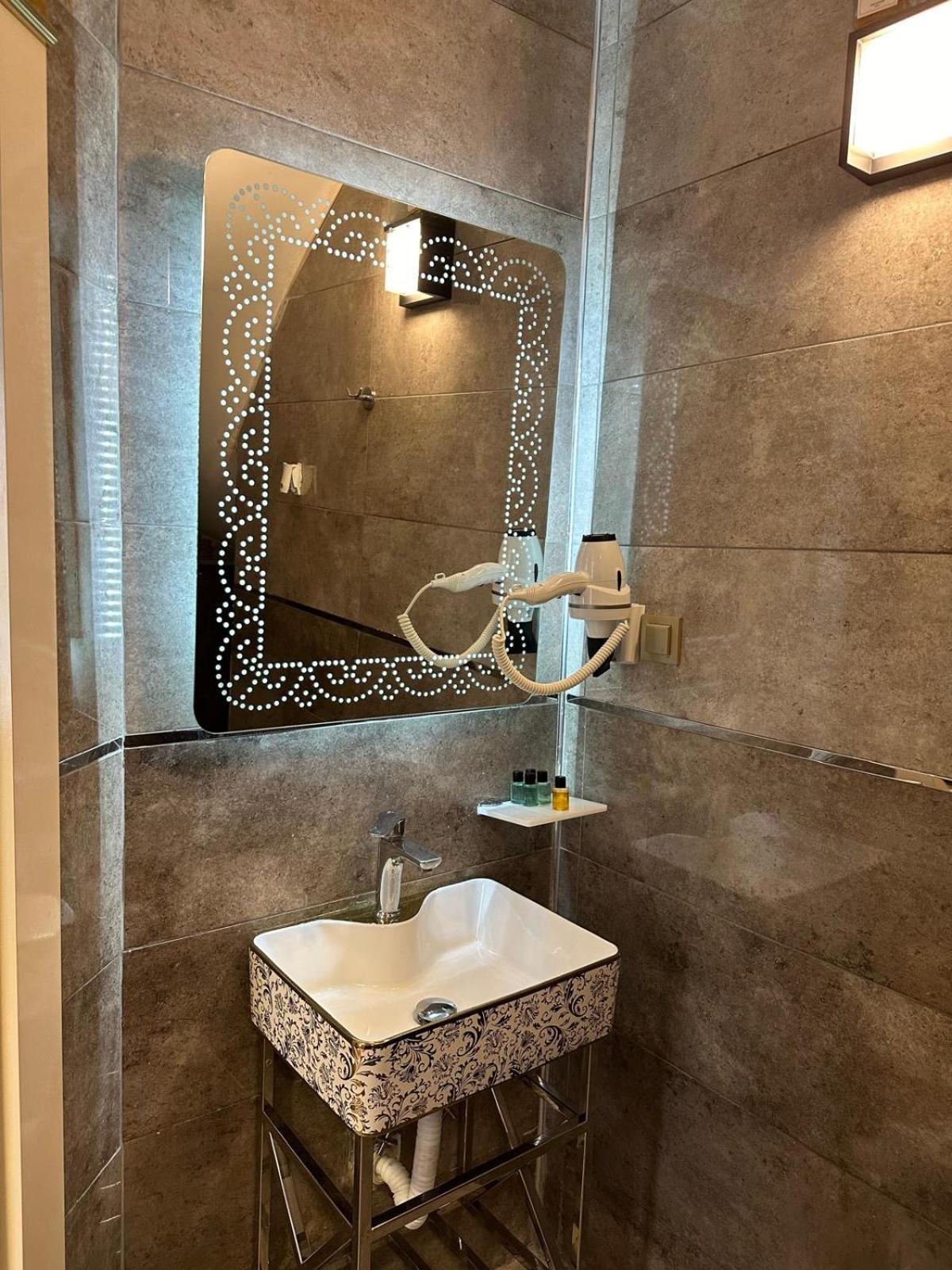 Whitemoon Hotel Suites Taksim Istanbul Exterior photo